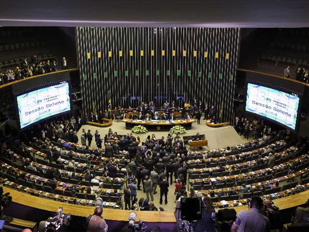 Tarifa de energia solar proposta pela Aneel é inaceitável para o Brasil! Segundo deputados, caso seja aprovado, a portaria será derrubada pelo legislativo.