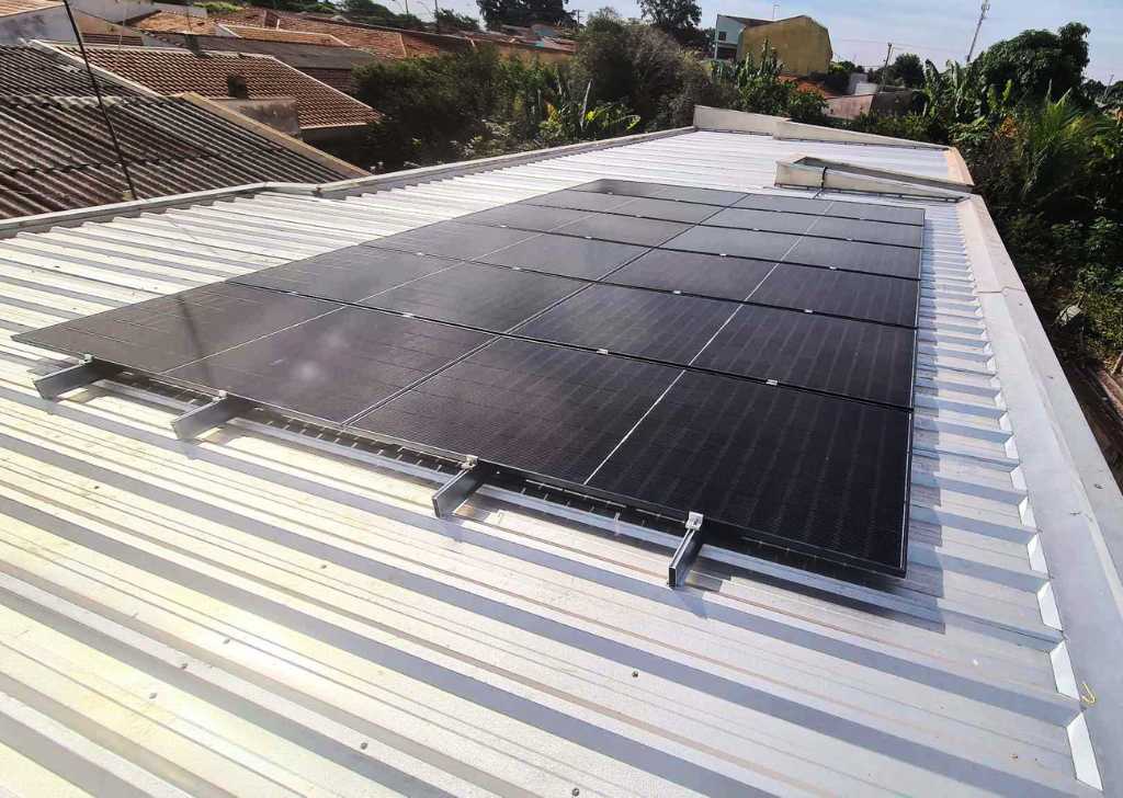 Energia Solar em Sertãozinho/SP. Projeto desenvolvido e realizado pela MABIN, com capacidade instalada de 7,44 kWp.