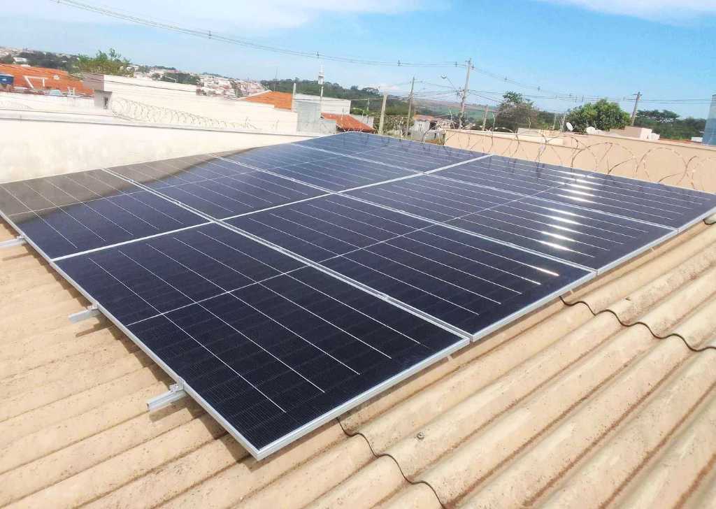 Energia Solar em Sertãozinho/SP. Projeto desenvolvido e realizado pela MABIN, com capacidade instalada de 6,99 kWp.